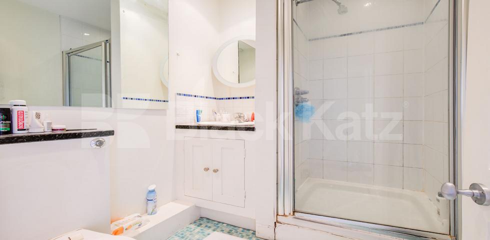 			1 Bedroom, 1 bath, 1 reception Flat			 Minford Gardens, SHEPHERDS BUSH